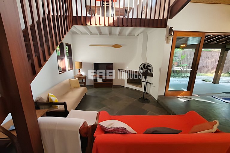 Casa para locação de temporada em Itamambuca. Acomoda até 9