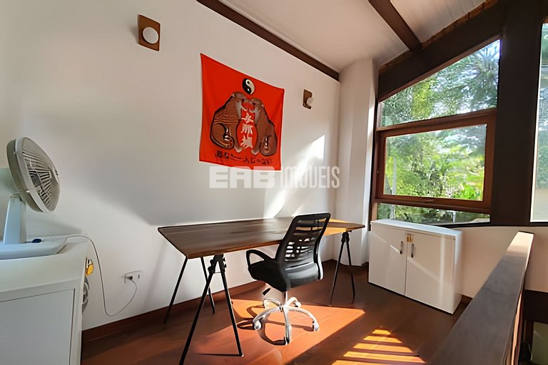 Casa para locação de temporada em Itamambuca. Acomoda até 9