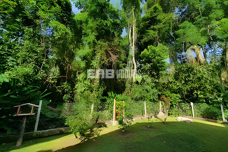 Casa para locação de temporada em Itamambuca. Acomoda até 9