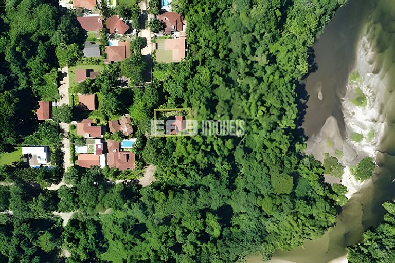 Casa para locação de temporada em Itamambuca. Acomoda até 9