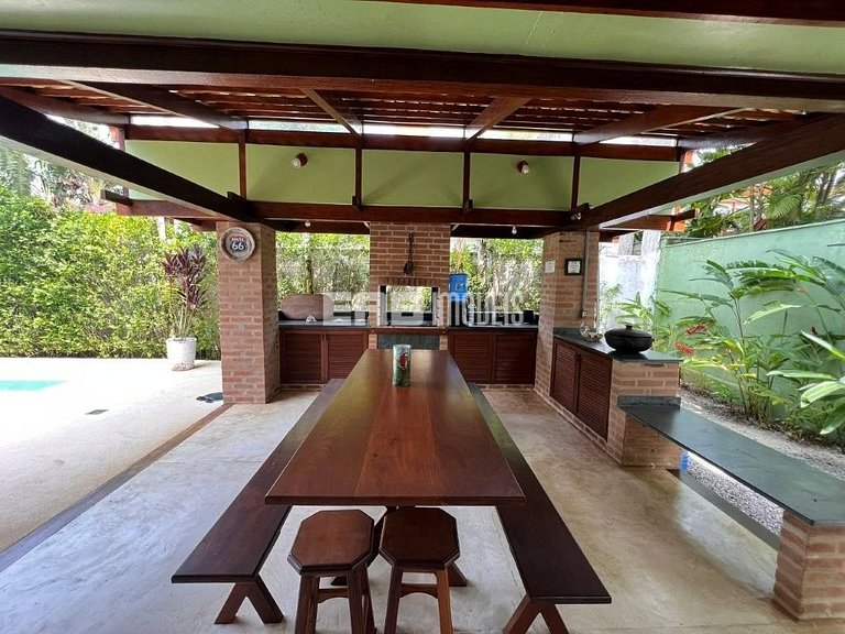 Casa em Itamambuca, com piscina, a apenas 60m da praia