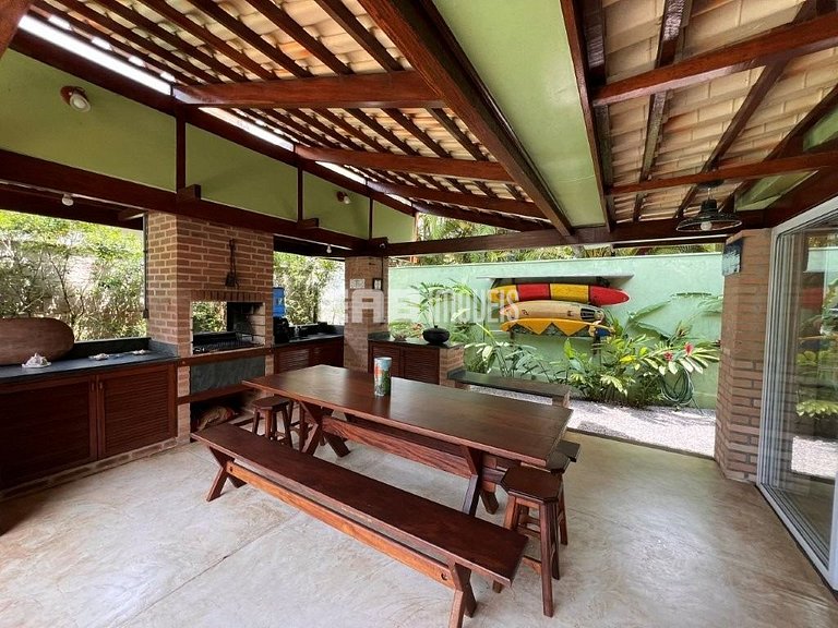 Casa em Itamambuca, com piscina, a apenas 60m da praia