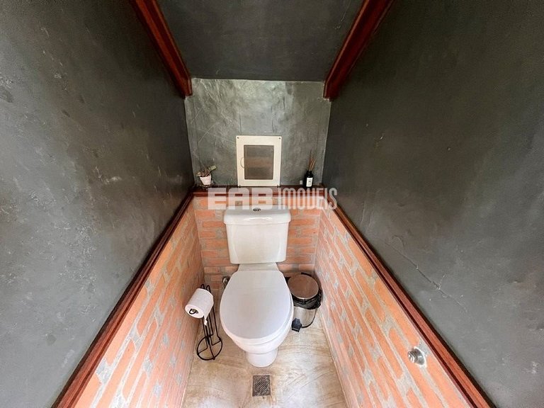 Casa em Itamambuca, com piscina, a apenas 60m da praia