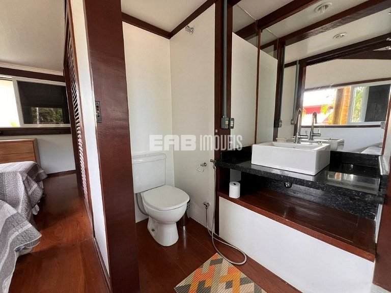 Casa em Itamambuca, com piscina, a apenas 60m da praia