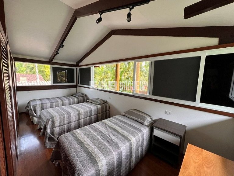 Casa em Itamambuca, com piscina, a apenas 60m da praia