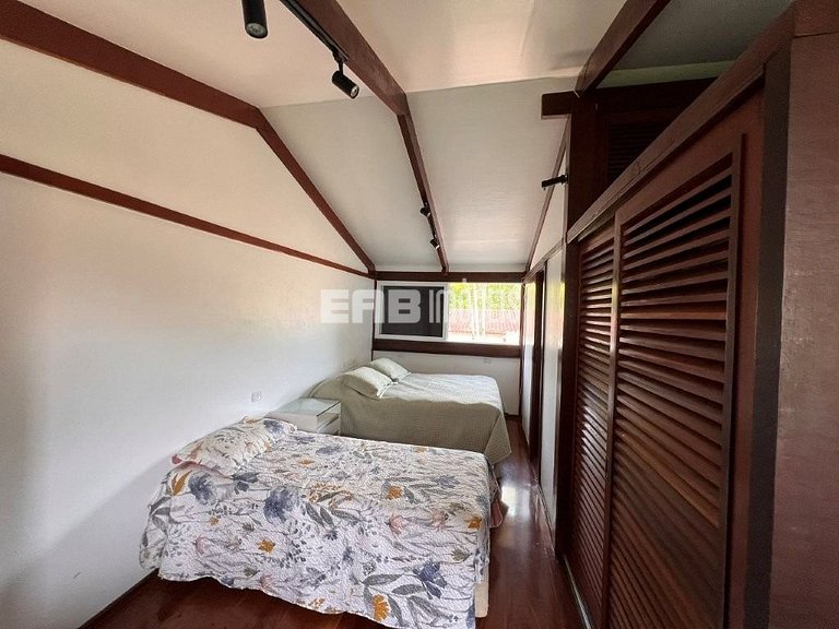 Casa em Itamambuca, com piscina, a apenas 60m da praia
