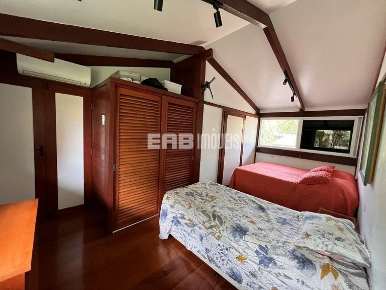 Casa em Itamambuca, com piscina, a apenas 60m da praia