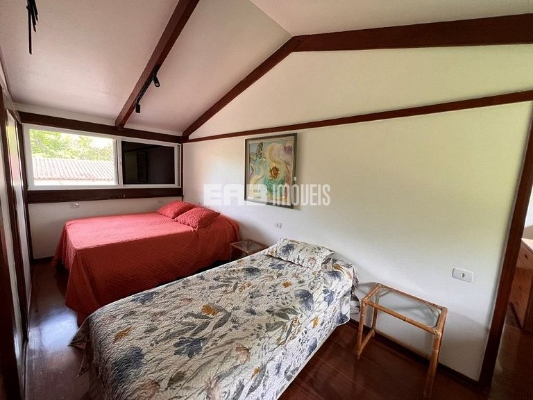 Casa em Itamambuca, com piscina, a apenas 60m da praia