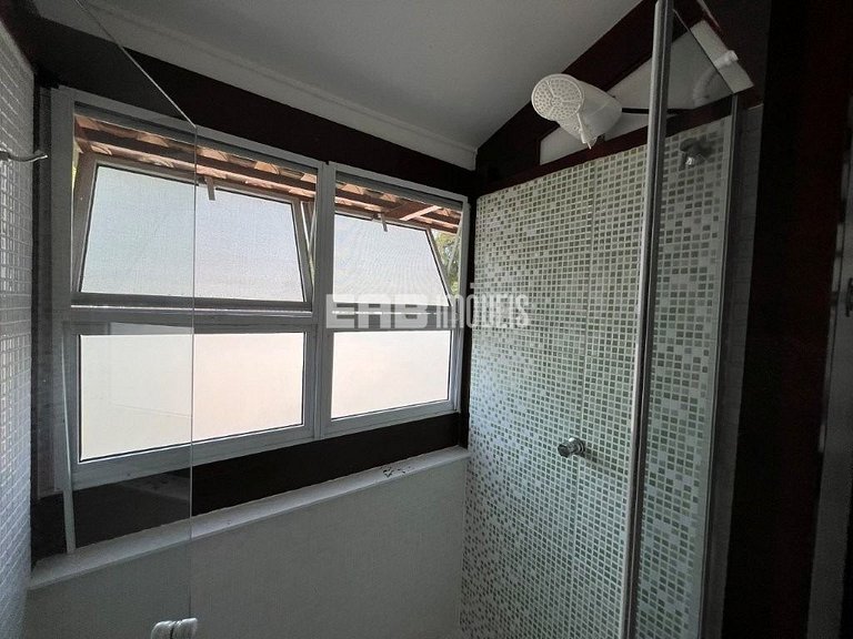 Casa em Itamambuca, com piscina, a apenas 60m da praia