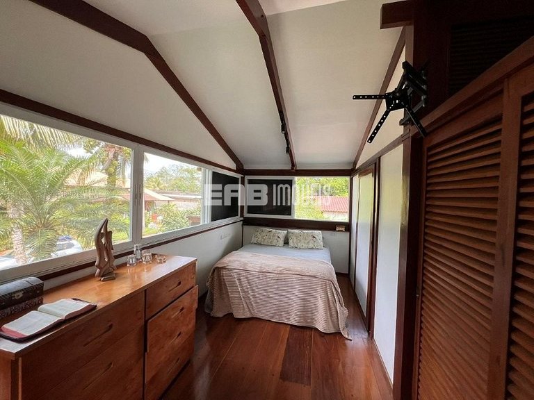 Casa em Itamambuca, com piscina, a apenas 60m da praia