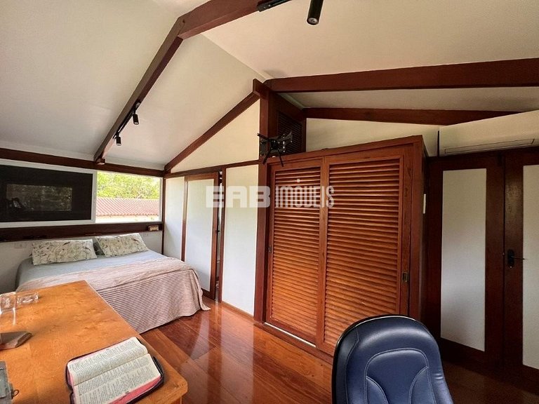 Casa em Itamambuca, com piscina, a apenas 60m da praia