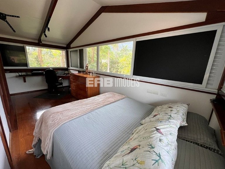 Casa em Itamambuca, com piscina, a apenas 60m da praia