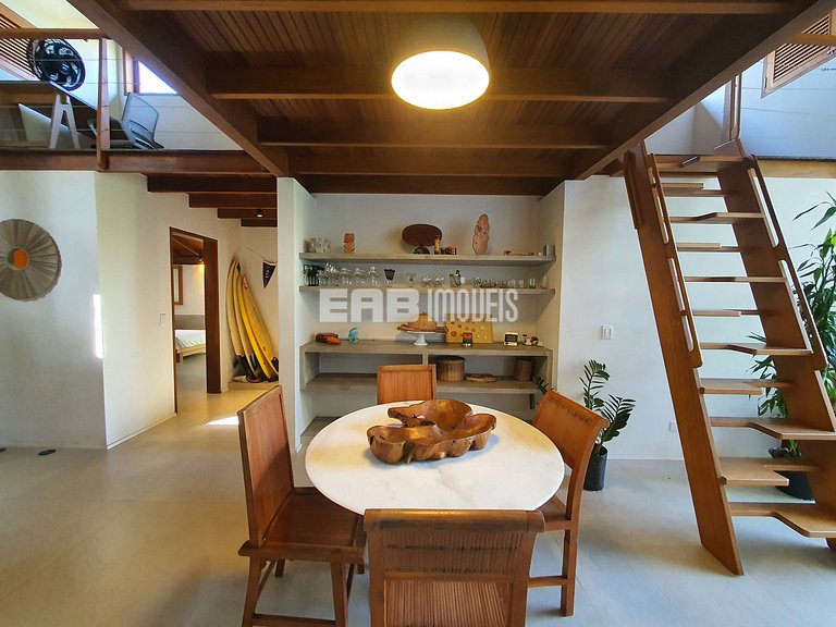 Casa charmosa em Itamambuca, rodeada de verde