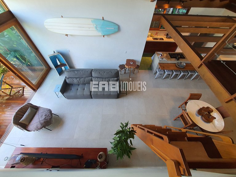 Casa charmosa em Itamambuca, rodeada de verde