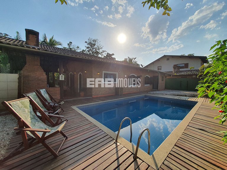 Casa com piscina para locação de temporada em Itamambuca, Ub