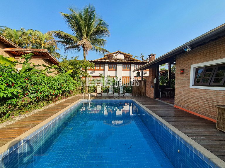 Casa com piscina para locação de temporada em Itamambuca, Ub