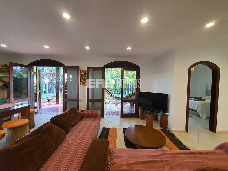 Casa com piscina para locação de temporada em Itamambuca, Ub