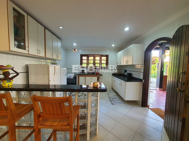 Casa com piscina para locação de temporada em Itamambuca, Ub