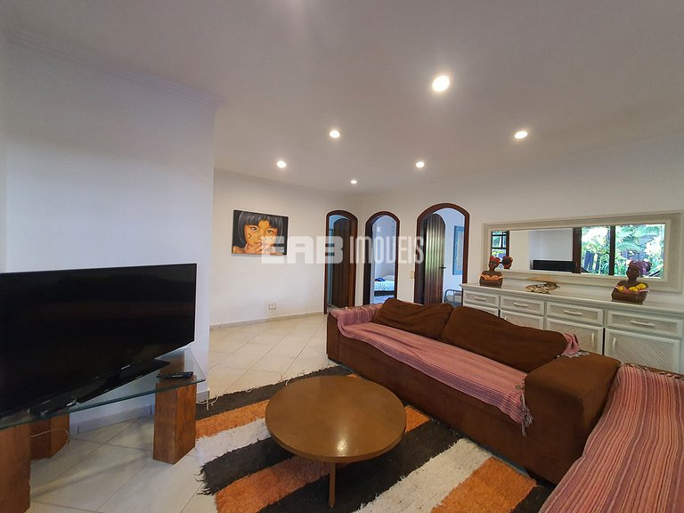 Casa com piscina para locação de temporada em Itamambuca, Ub