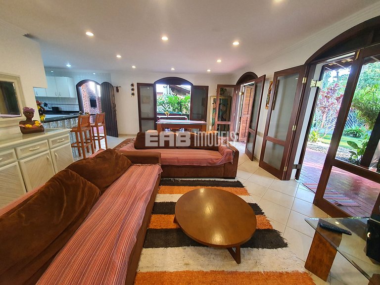 Casa com piscina para locação de temporada em Itamambuca, Ub