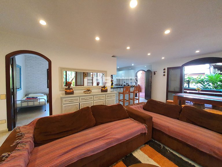 Casa com piscina para locação de temporada em Itamambuca, Ub