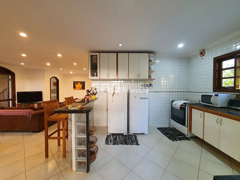 Casa com piscina para locação de temporada em Itamambuca, Ub