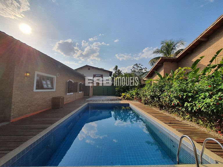 Casa com piscina para locação de temporada em Itamambuca, Ub