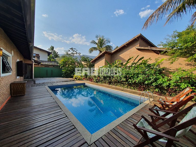 Casa com piscina para locação de temporada em Itamambuca, Ub