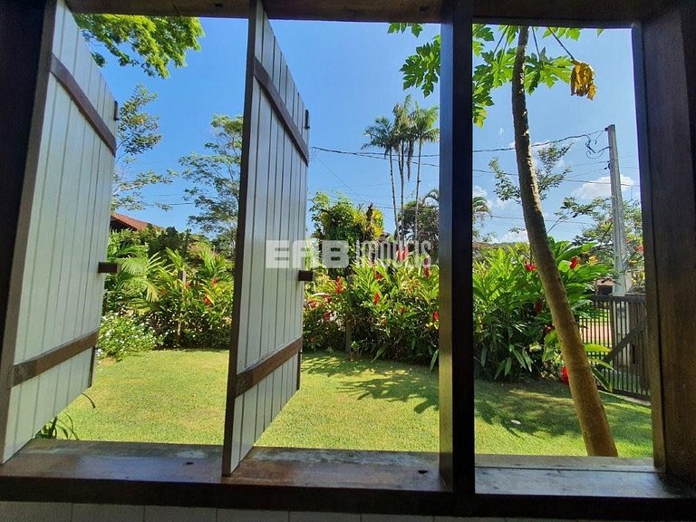 Casa para temporada, com piscina, a poucos metros da praia