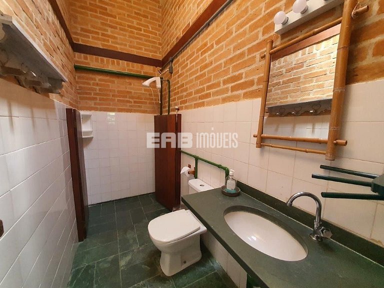 Casa para temporada, com piscina, a poucos metros da praia