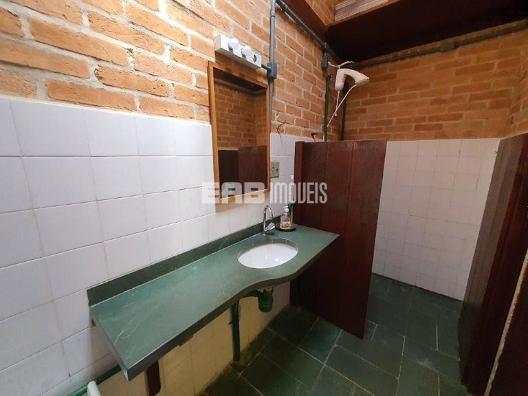 Casa para temporada, com piscina, a poucos metros da praia