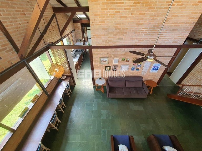 Casa para temporada, com piscina, a poucos metros da praia