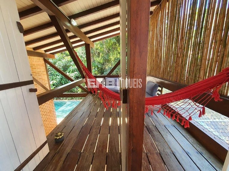 Casa para temporada, com piscina, a poucos metros da praia