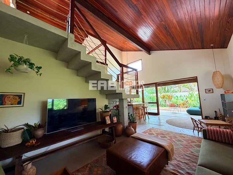 Casa com 4 dormitórios, a 180m da praia