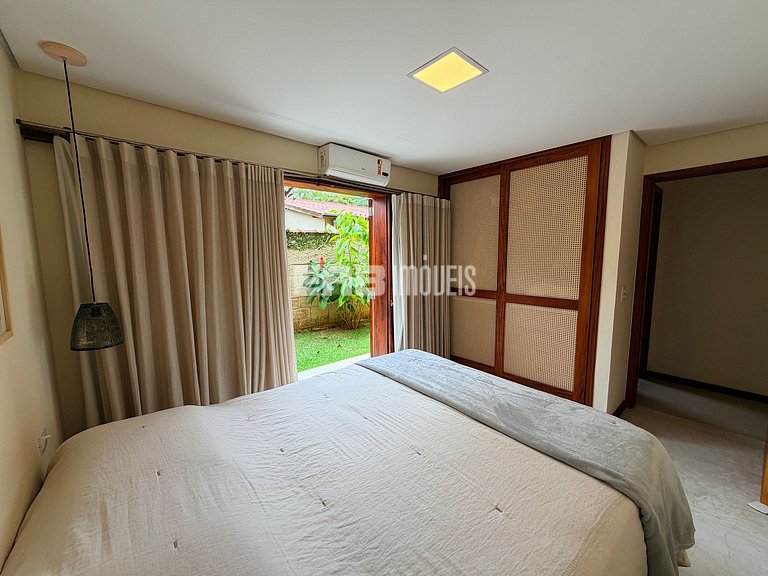 Casa com 4 dormitórios, a 180m da praia