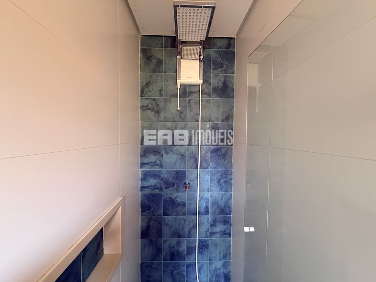 Casa com 4 dormitórios, a 180m da praia