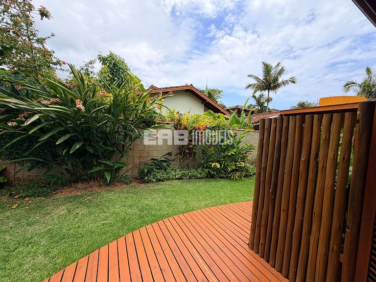 Casa com 4 dormitórios, a 180m da praia