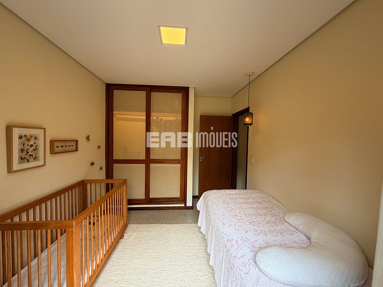 Casa com 4 dormitórios, a 180m da praia