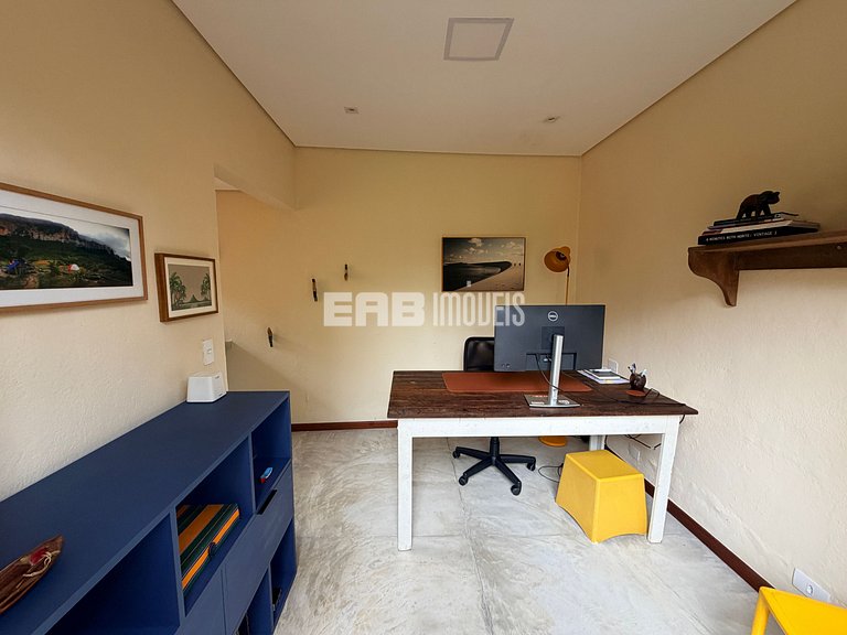 Casa com 4 dormitórios, a 180m da praia