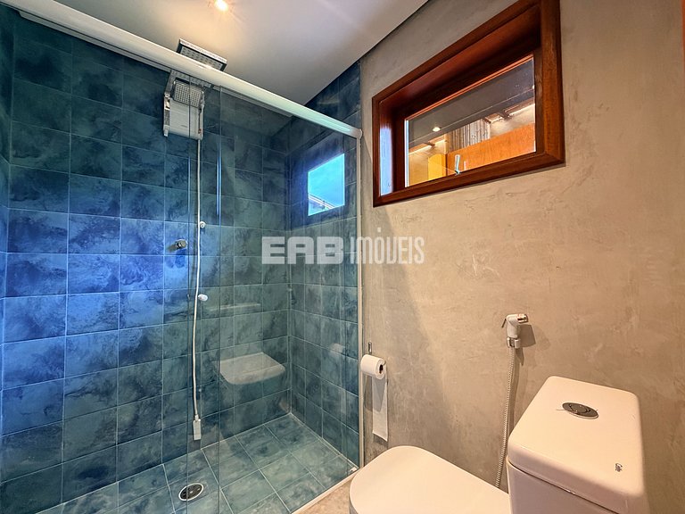 Casa com 4 dormitórios, a 180m da praia