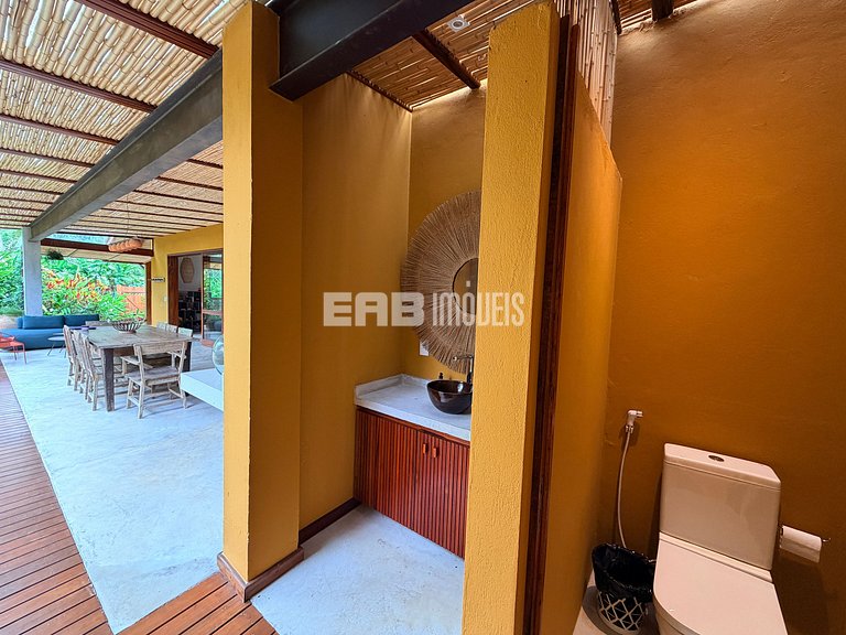 Casa com 4 dormitórios, a 180m da praia