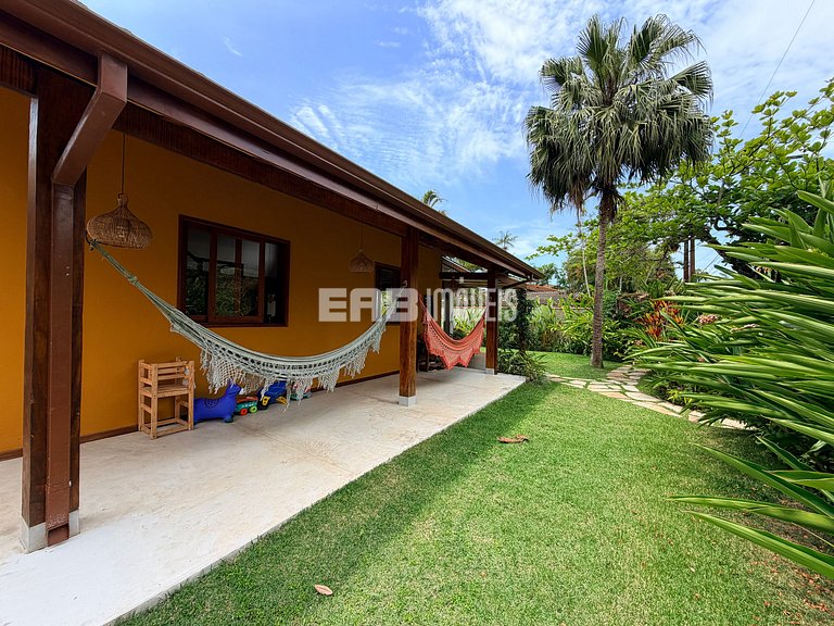 Casa com 4 dormitórios, a 180m da praia