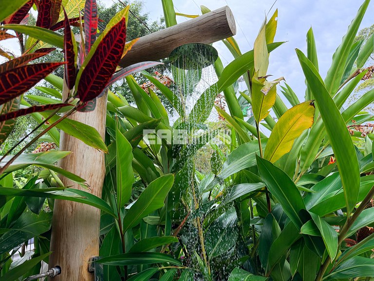 Casa com 4 dormitórios, a 180m da praia