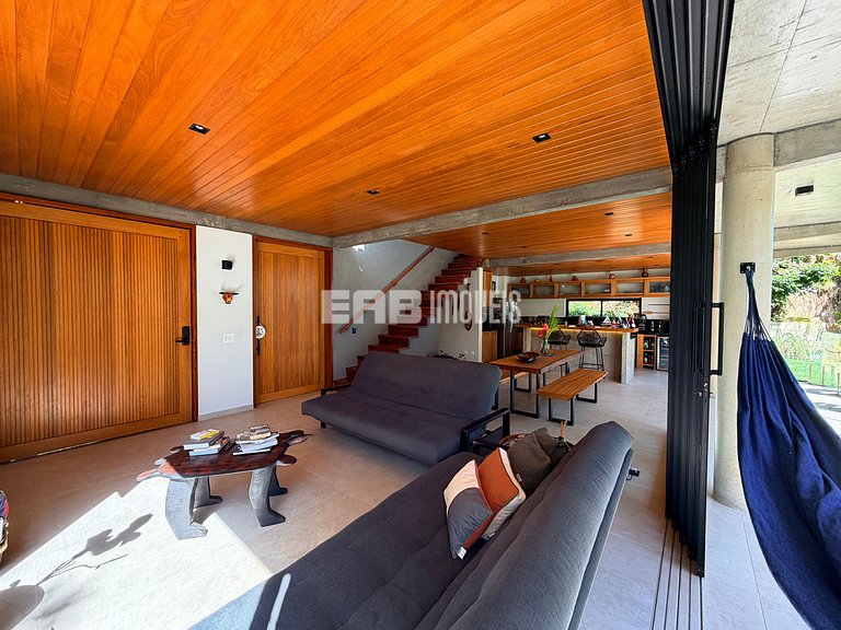 Estar entre o mar e a mata