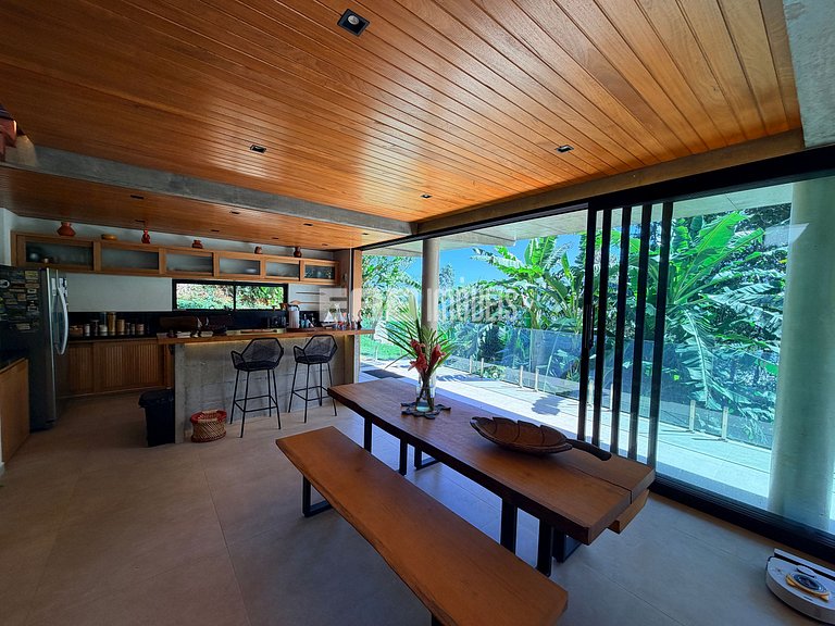 Estar entre o mar e a mata