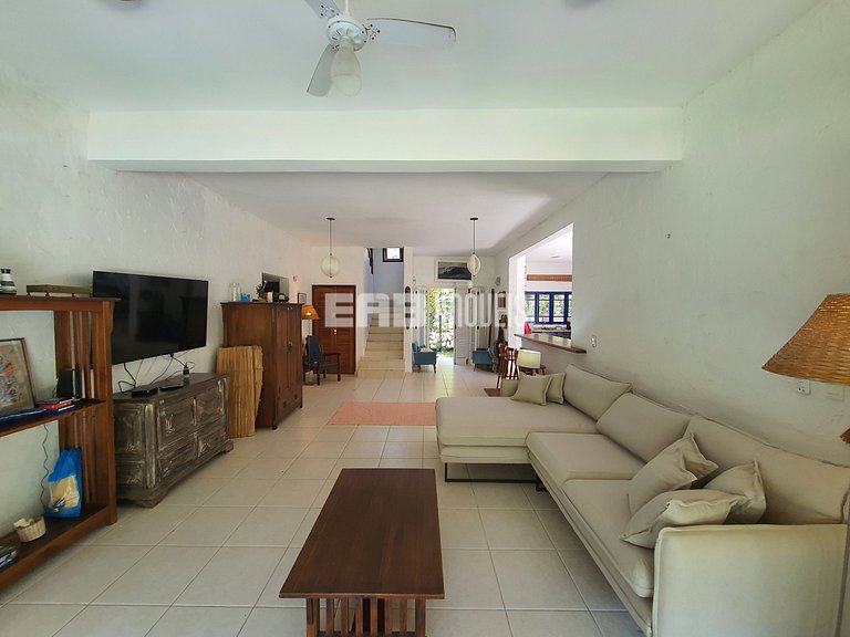 Casa com piscina, para 9 pessoas, a apenas 180m da praia