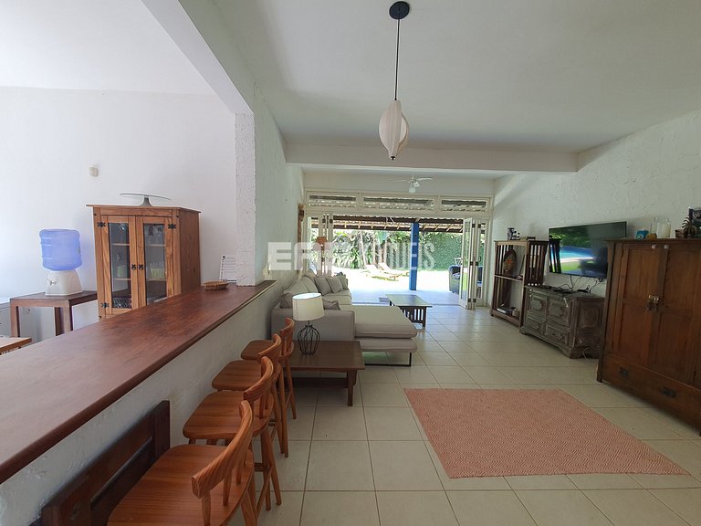 Casa com piscina, para 9 pessoas, a apenas 180m da praia