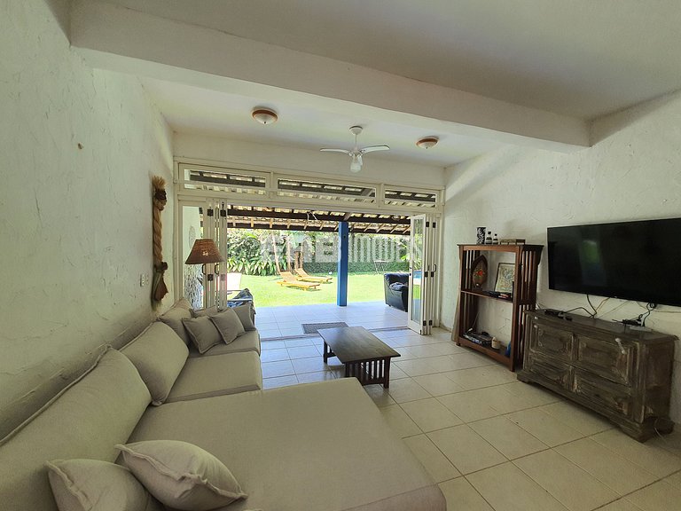 Casa com piscina, para 9 pessoas, a apenas 180m da praia