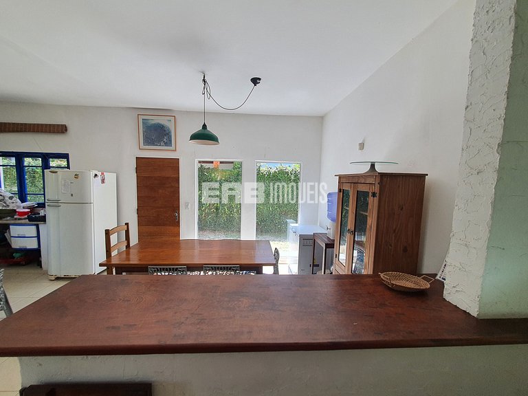 Casa com piscina, para 9 pessoas, a apenas 180m da praia