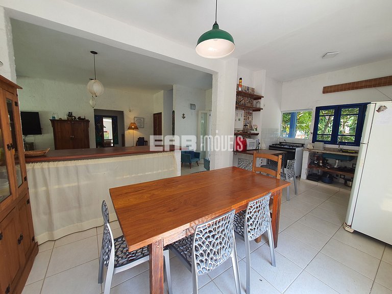 Casa com piscina, para 9 pessoas, a apenas 180m da praia